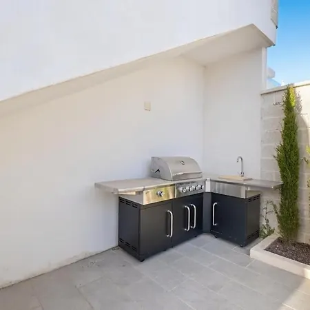 La Bonita Villa *